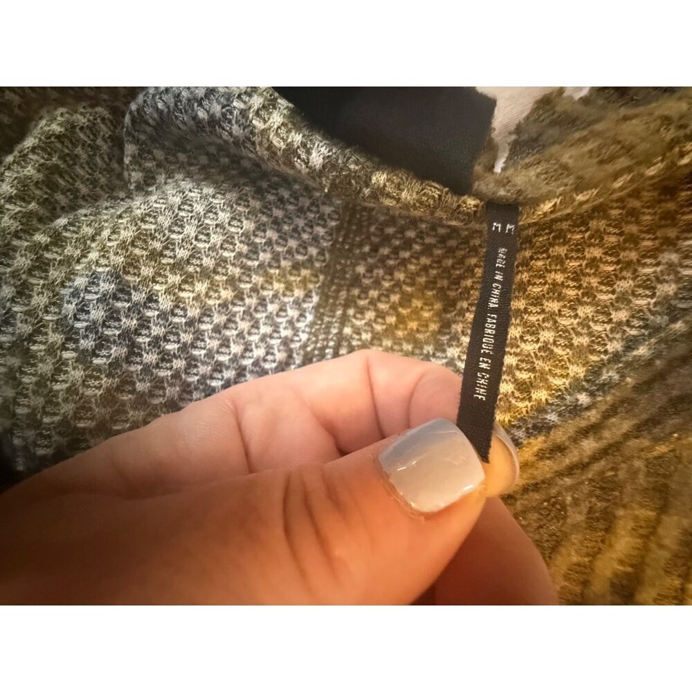 Urban Outfitters Out from Under Camouflage Button Up Thermal Size Medium - Picture 5 of 7